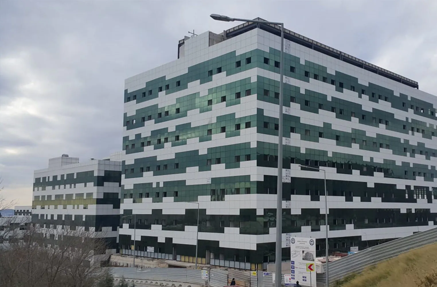 Marmara Üniversitesi Eczacılık Fakültesi binası